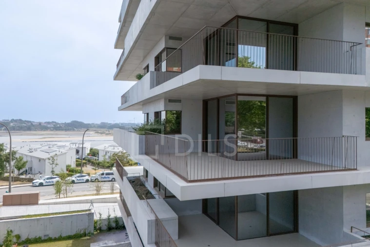 Apartamento T3 para Venda em Aldoar, Foz do Douro e Nevogilde Foto 57