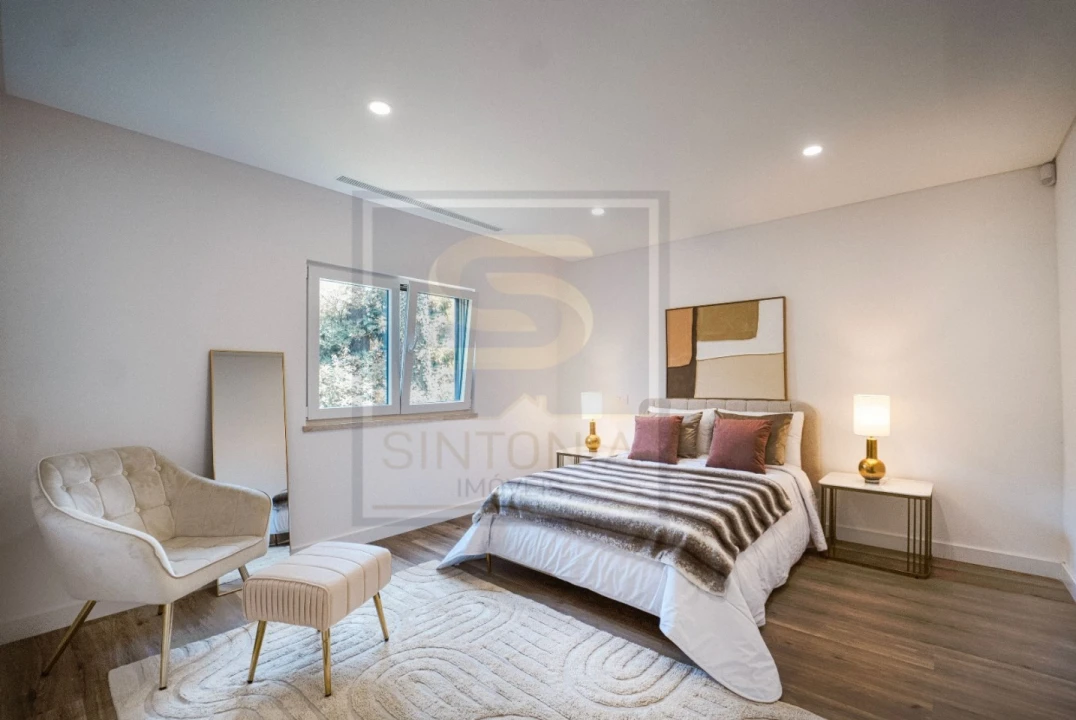 Moradia T4 para Venda em Charneca de Caparica e Sobreda Foto 12