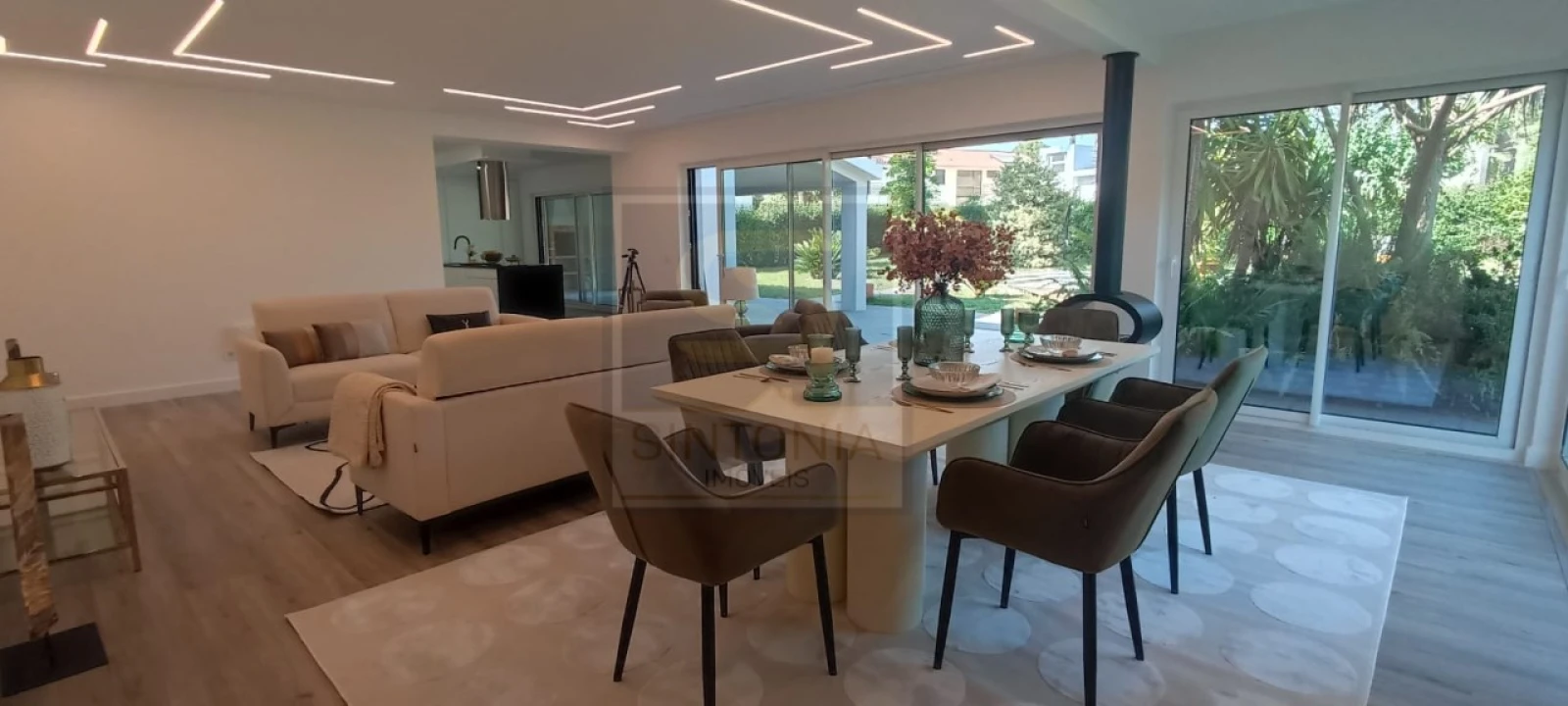 Moradia T4 para Venda em Charneca de Caparica e Sobreda Foto 51