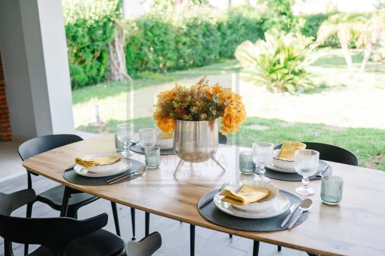 Moradia T4 para Venda em Charneca de Caparica e Sobreda