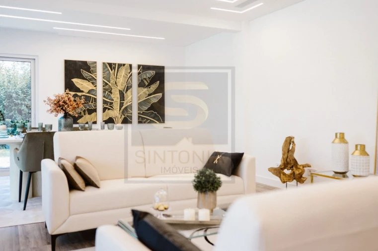 Moradia T4 para Venda em Charneca de Caparica e Sobreda Foto 33