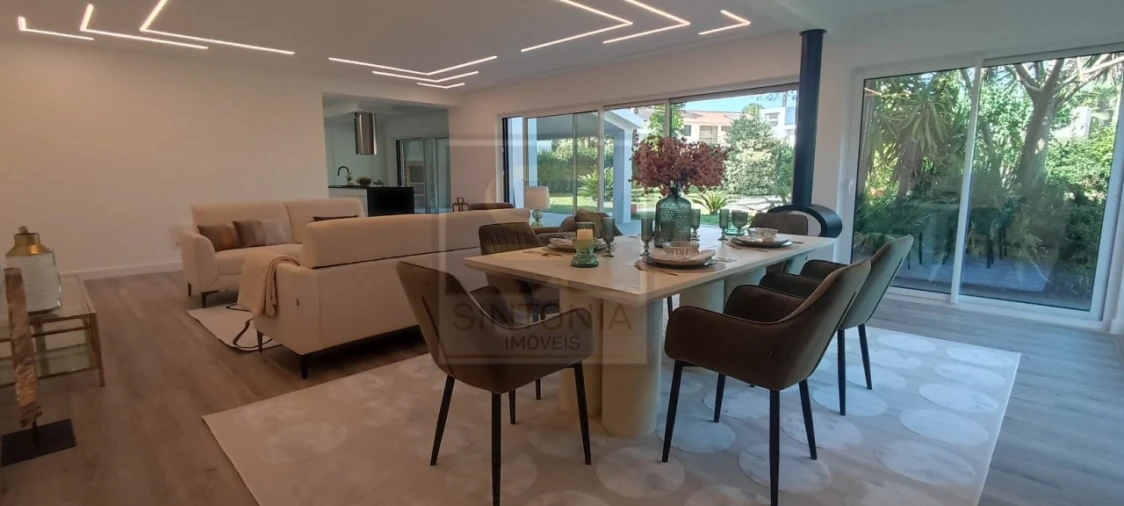 Moradia T4 para Venda em Charneca de Caparica e Sobreda Foto 40