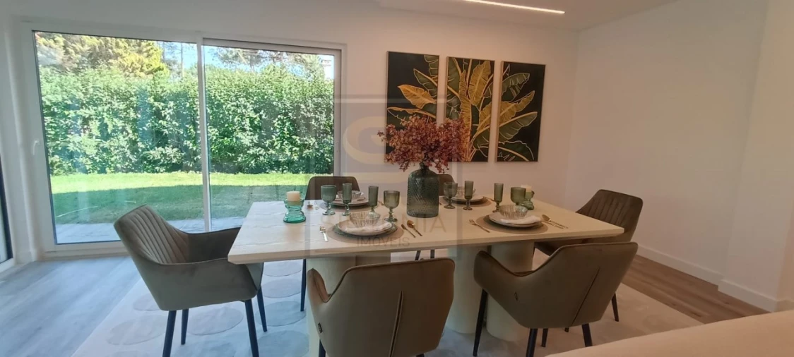 Moradia T4 para Venda em Charneca de Caparica e Sobreda Foto 52