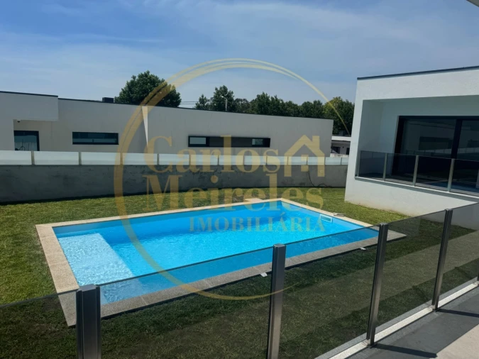 Moradia T3 para Venda em Merelim (São Paio), Panoias e Parada de Tibães Foto 4