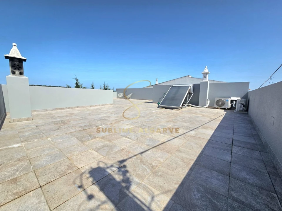 Moradia T2 para Venda em Odiaxere Foto 26