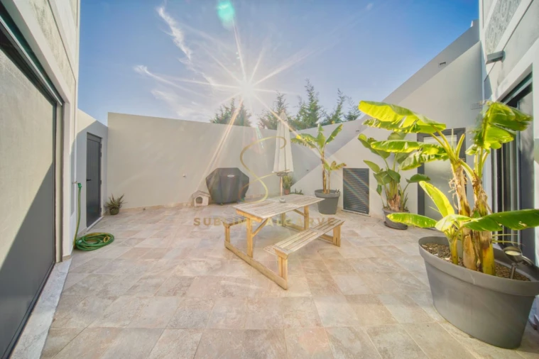 Moradia T2 para Venda em Odiaxere Foto 2