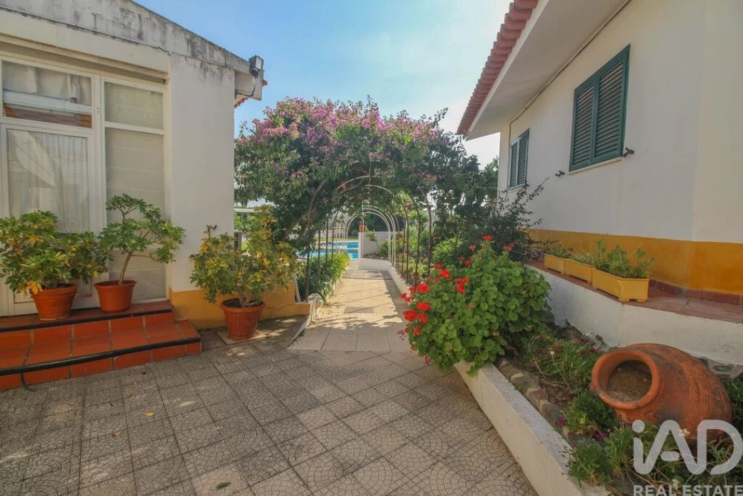 Moradia T6 para Venda em Terrugem e Vila Boim Foto 13