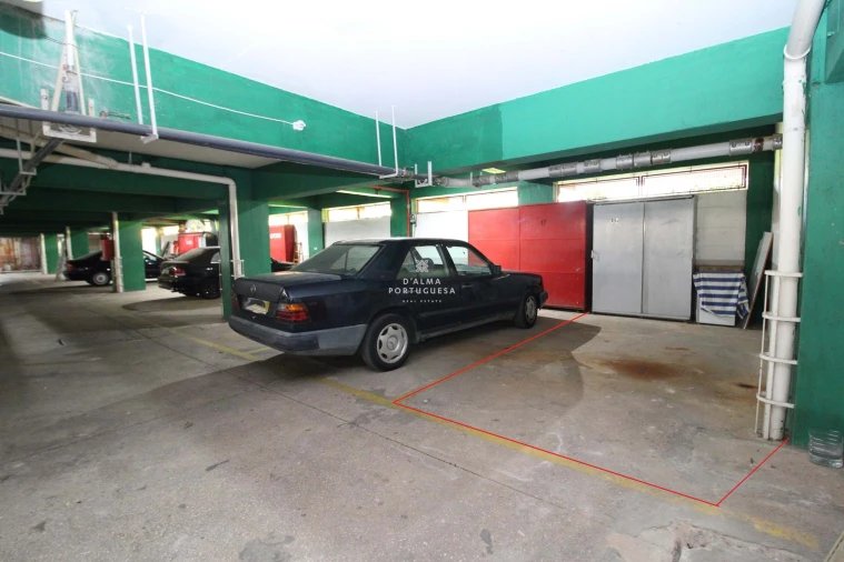 Garagem para Venda em Albufeira e Olhos de Água