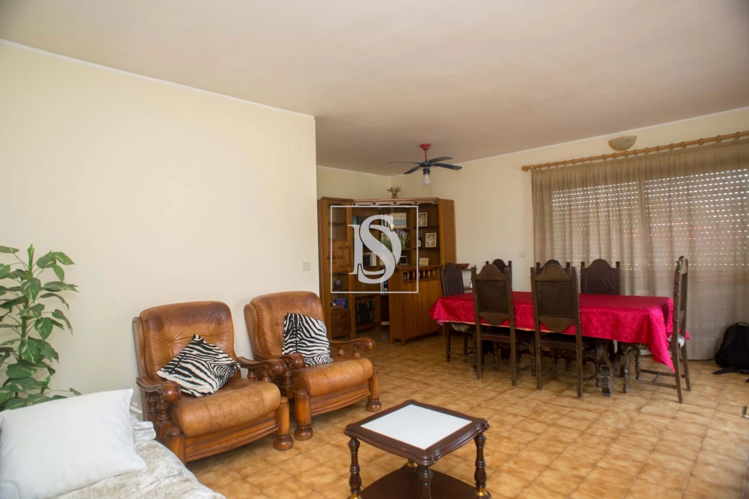 Moradia T5 para Venda em Canelas Foto 12