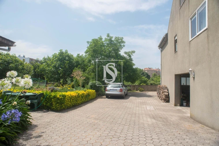 Moradia T5 para Venda em Canelas Foto 34