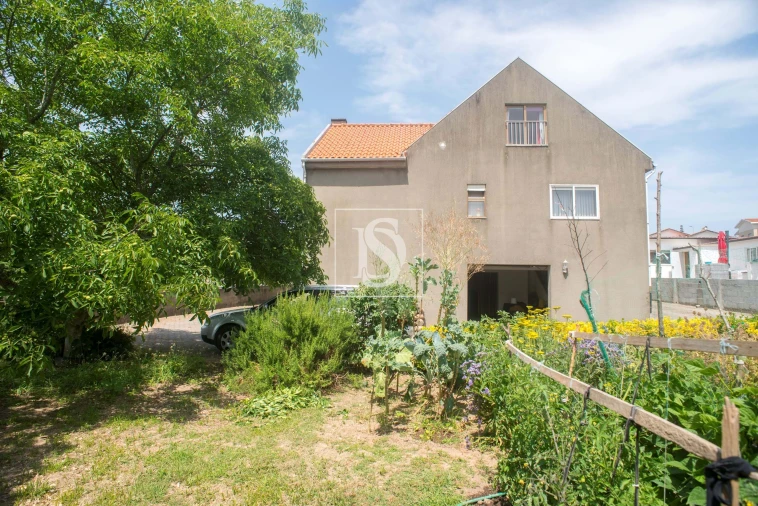 Moradia T5 para Venda em Canelas Foto 35