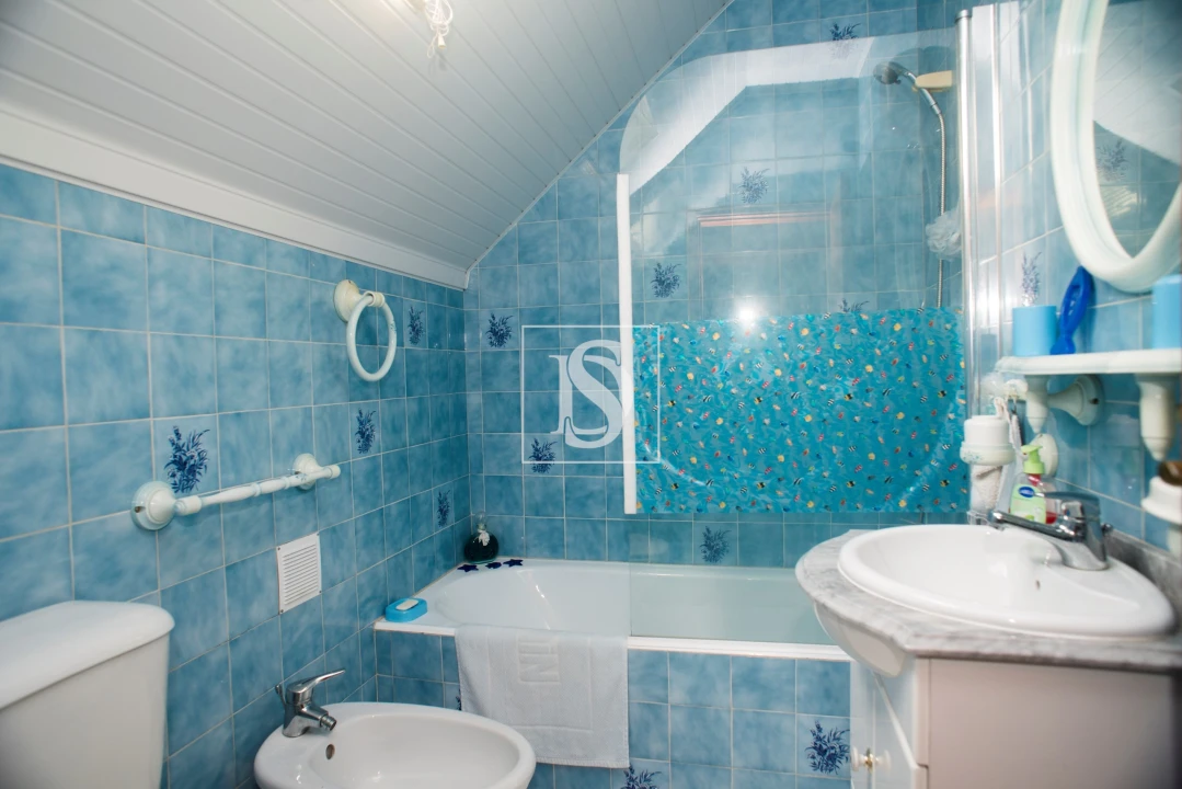 Moradia T5 para Venda em Canelas Foto 23