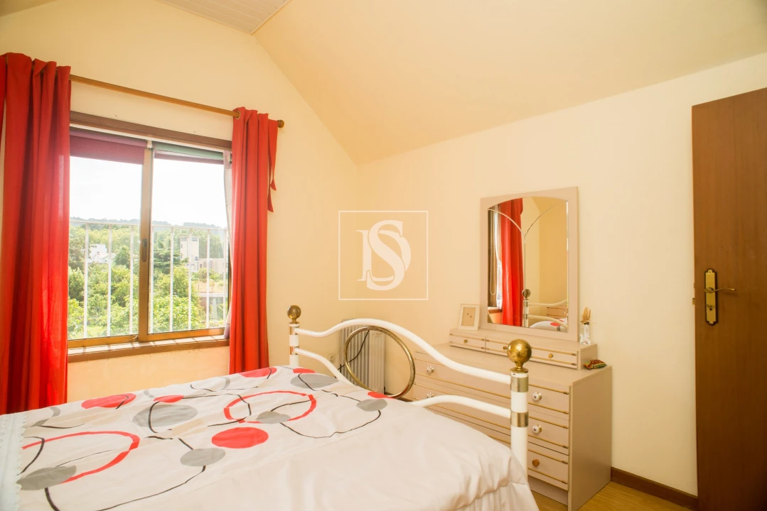 Moradia T5 para Venda em Canelas Foto 27