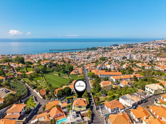 Moradia T6 para Venda em Funchal (Santa Luzia) Foto 3