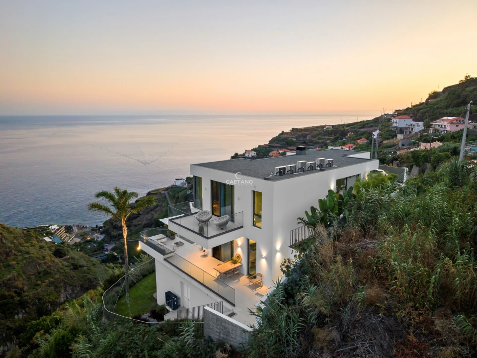 Moradia T3 para Venda em Calheta Foto 4