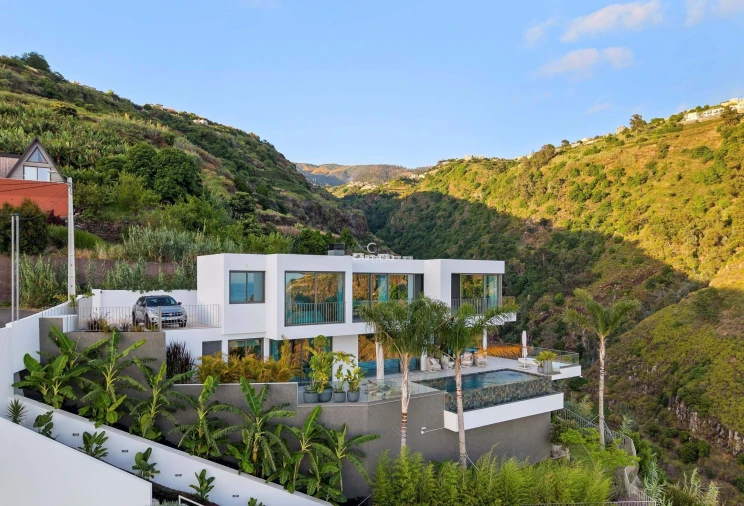 Moradia T3 para Venda em Calheta Foto 2