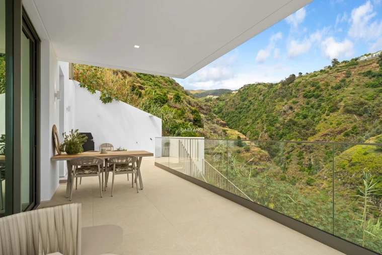 Moradia T3 para Venda em Calheta Foto 43