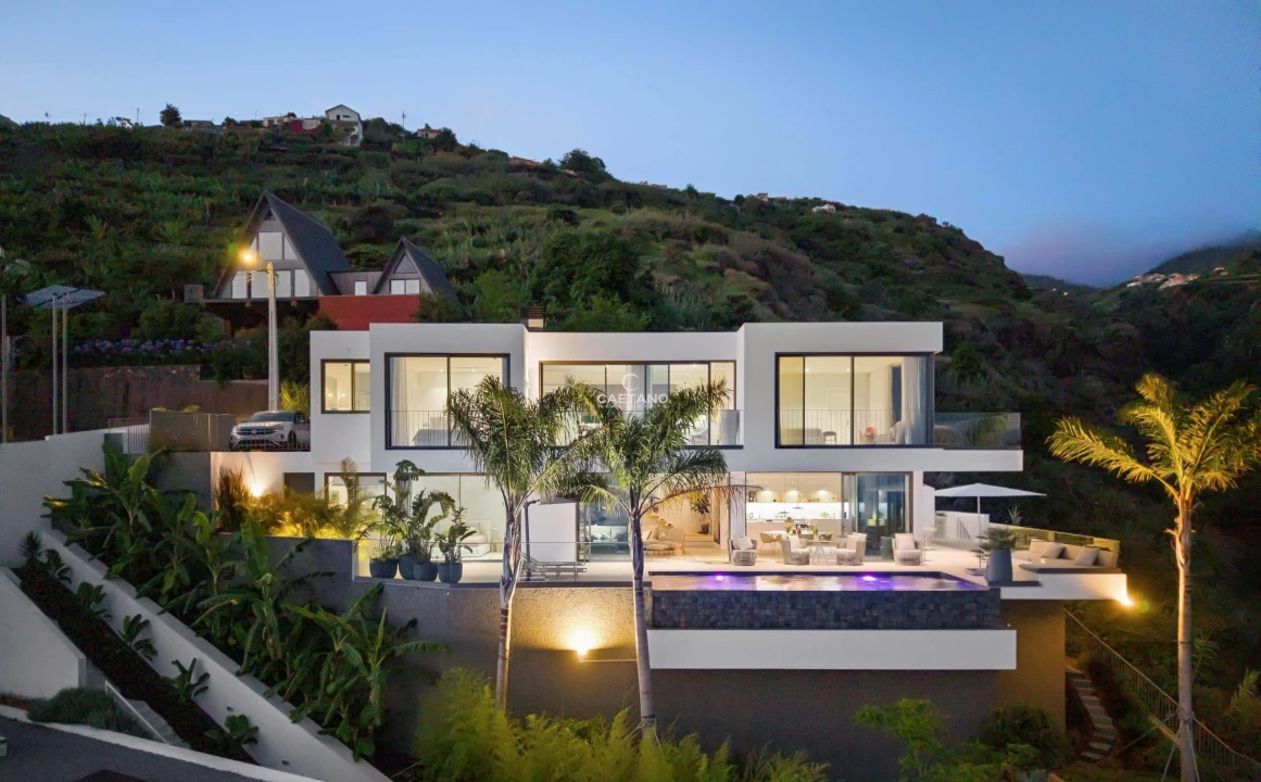 Moradia T3 para Venda em Calheta Foto 6