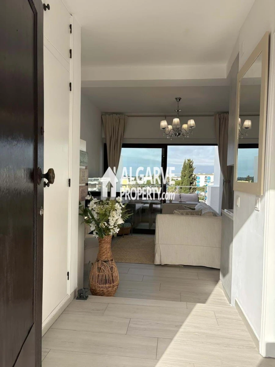 Apartamento T2 para Venda em Quarteira Foto 6