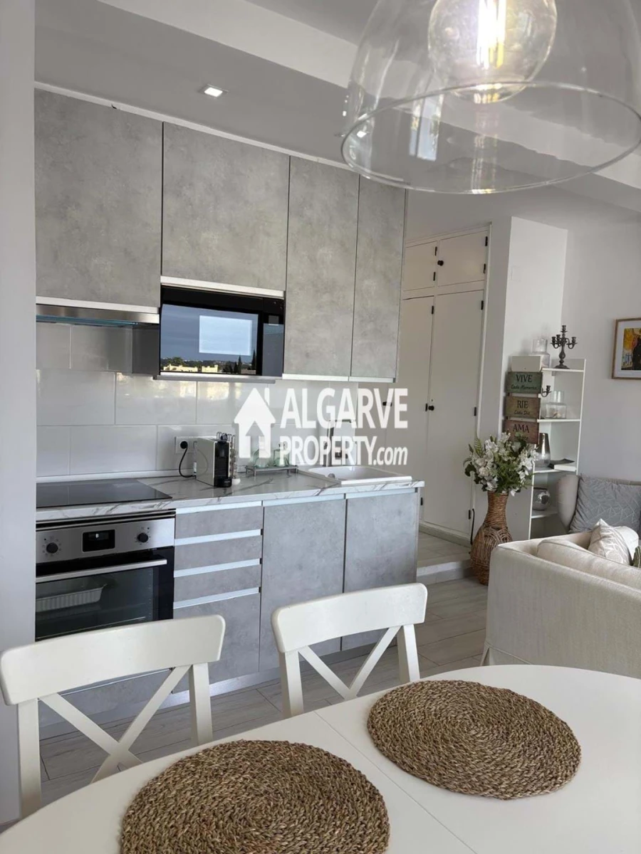 Apartamento T2 para Venda em Quarteira Foto 3