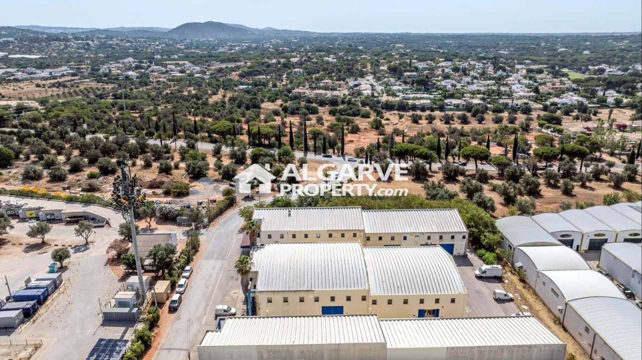 Negócio para Venda em Quarteira Foto 1