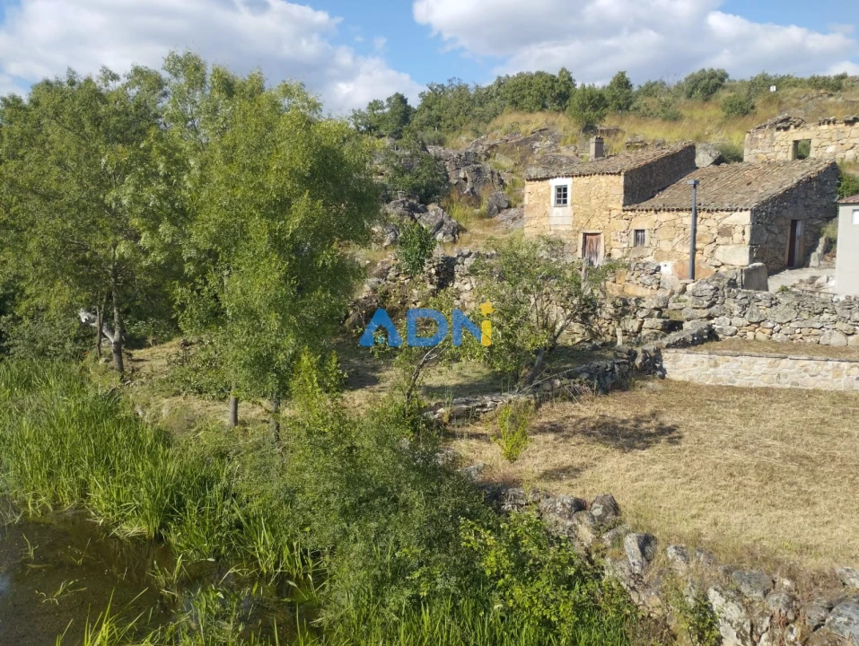 Moradia para Venda em Aldeia da Ribeira, Vilar Maior e Badamalos Foto 1