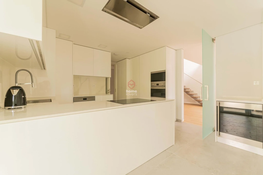 Apartamento T3 para Venda em Carcavelos e Parede Foto 8