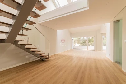 Apartamento T3 para Venda em Carcavelos e Parede