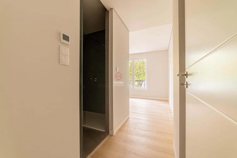 Apartamento T3 para Venda em Carcavelos e Parede Foto 9