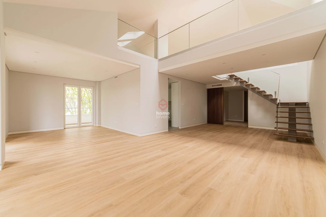 Apartamento T3 para Venda em Carcavelos e Parede Foto 3