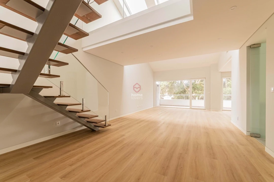 Apartamento T3 para Venda em Carcavelos e Parede Foto 1