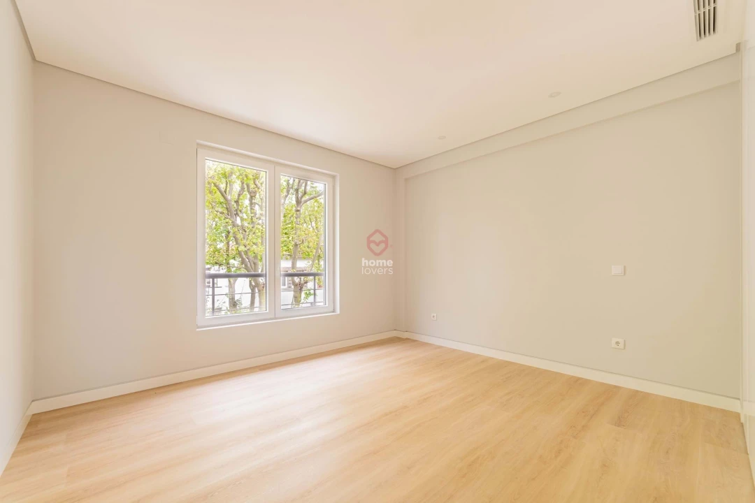 Apartamento T3 para Venda em Carcavelos e Parede Foto 13