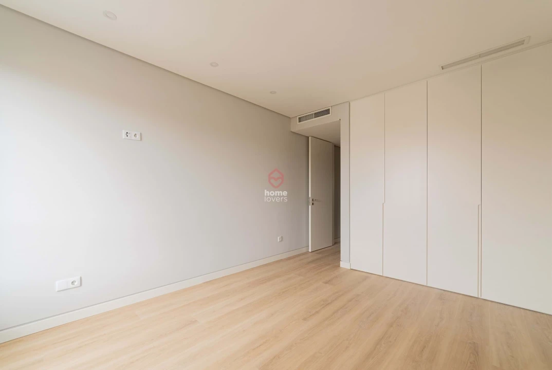 Apartamento T3 para Venda em Carcavelos e Parede Foto 13