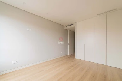 Apartamento T3 para Venda em Carcavelos e Parede