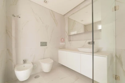 Apartamento T3 para Venda em Carcavelos e Parede