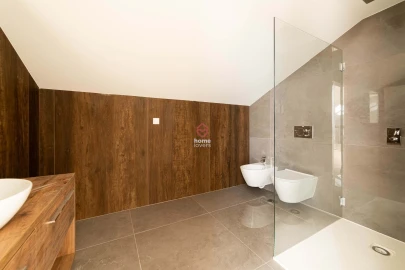Apartamento T3 para Venda em Carcavelos e Parede