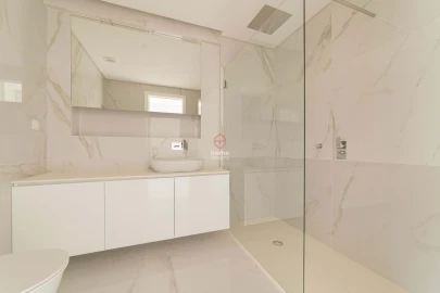 Apartamento T3 para Venda em Carcavelos e Parede