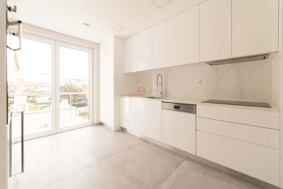 Apartamento T3 para Venda em Carcavelos e Parede