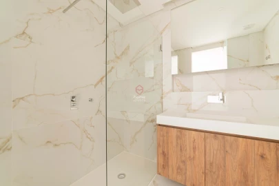 Apartamento T3 para Venda em Carcavelos e Parede