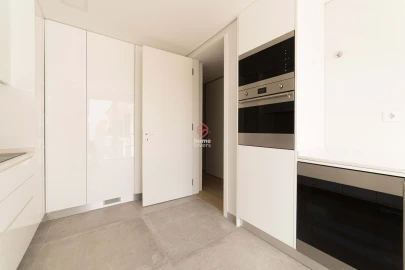 Apartamento T3 para Venda em Carcavelos e Parede