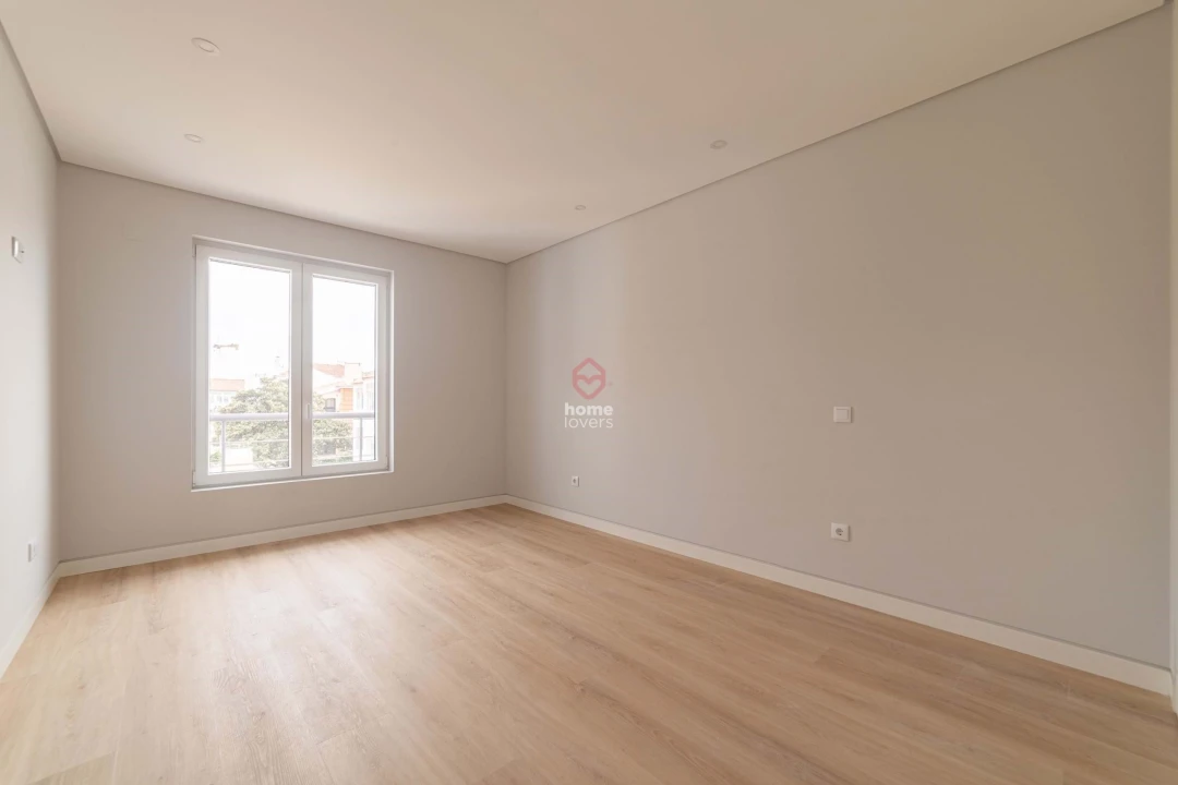 Apartamento T3 para Venda em Carcavelos e Parede Foto 10