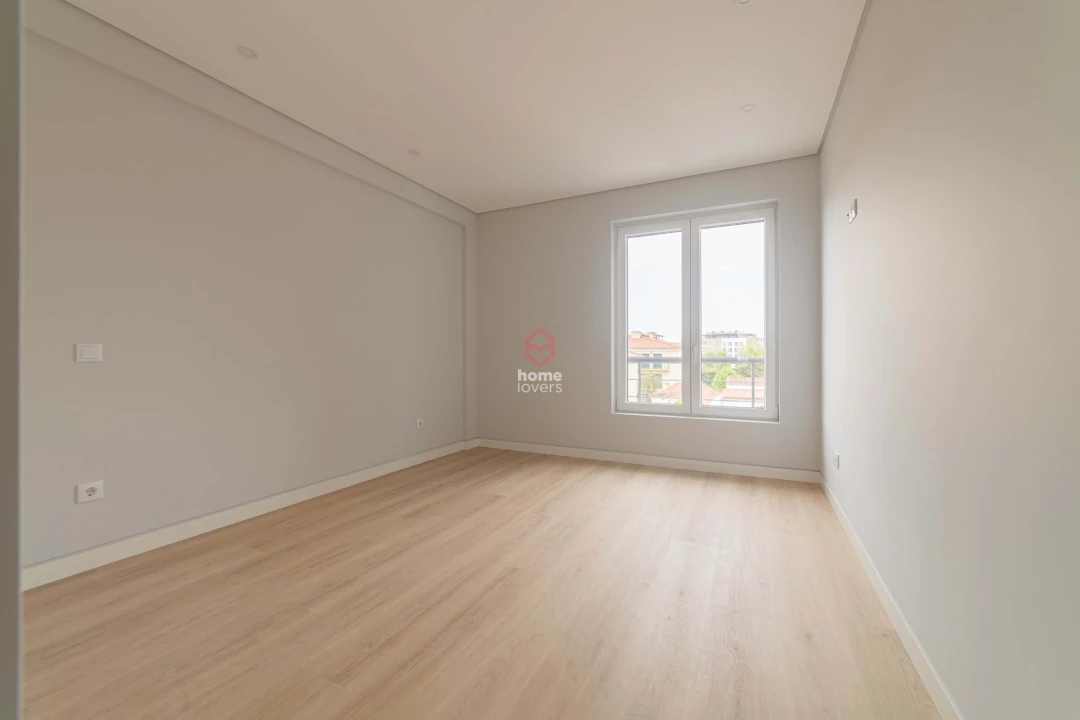 Apartamento T3 para Venda em Carcavelos e Parede Foto 12