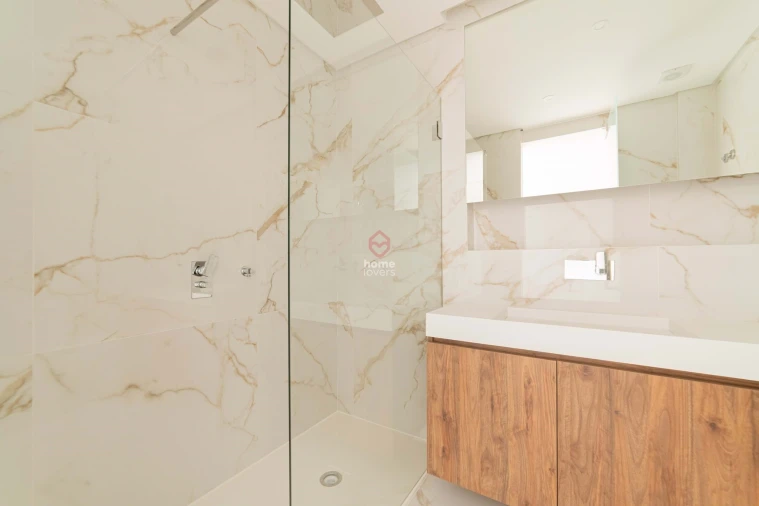 Apartamento T3 para Venda em Carcavelos e Parede Foto 9