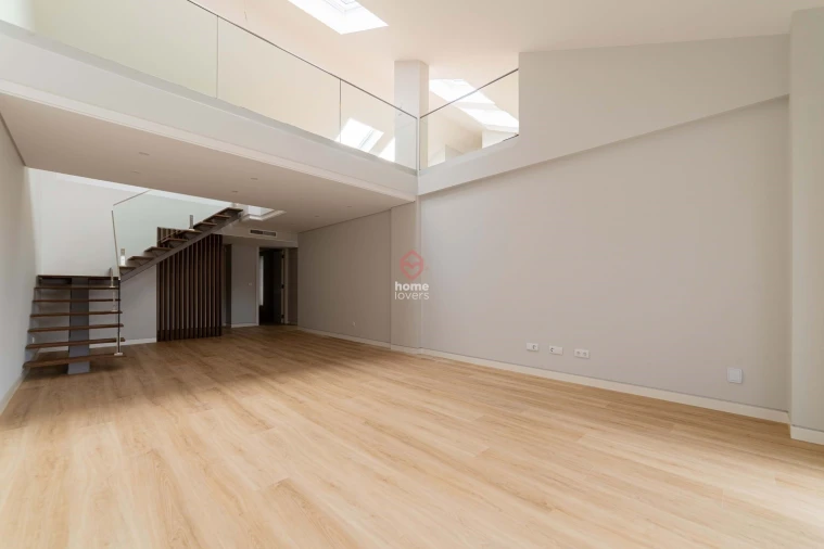 Apartamento T3 para Venda em Carcavelos e Parede Foto 3