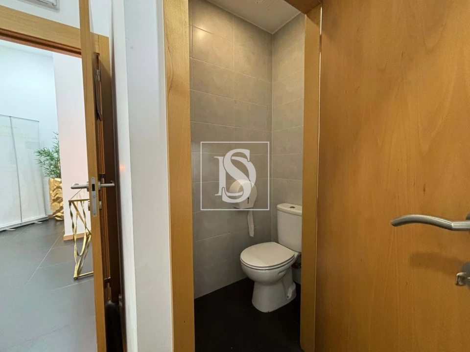 Negócio para Arrendamento em Santa Maria Maior e Monserrate e Meadela Foto 13