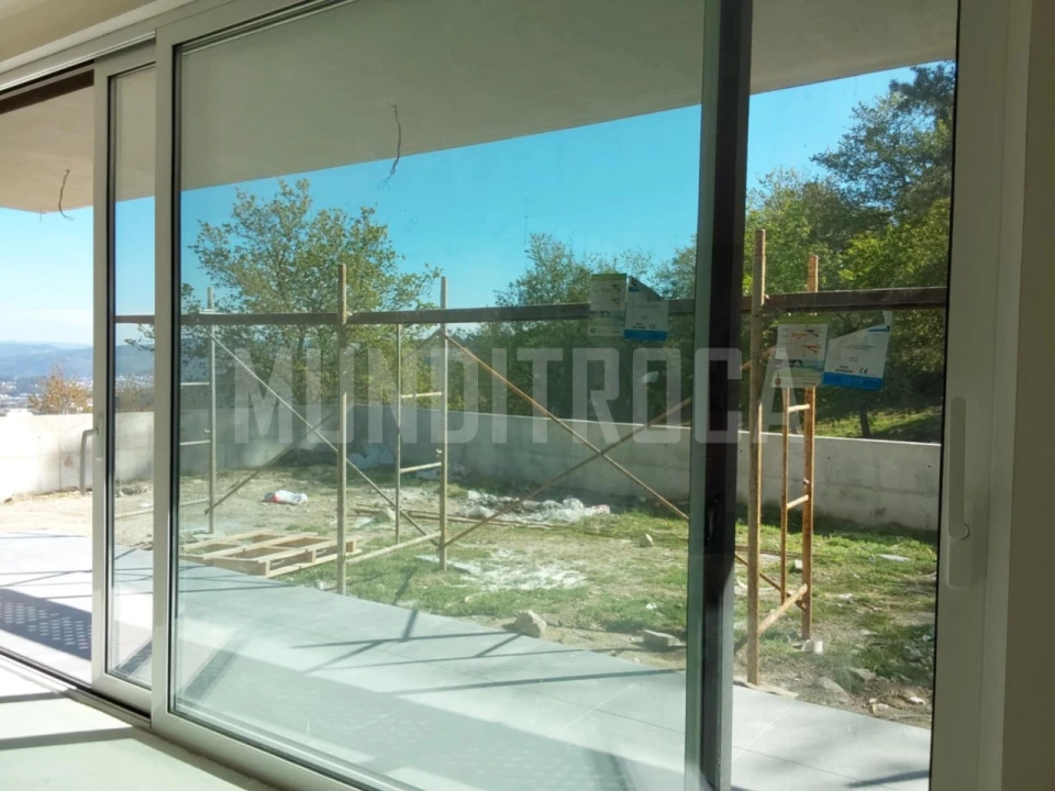 Moradia T3 para Venda em Lanhoso Foto 8