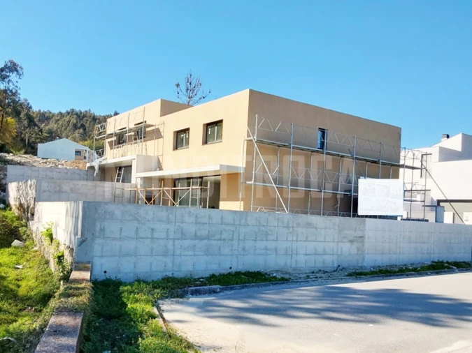 Moradia T3 para Venda em Lanhoso Foto 10