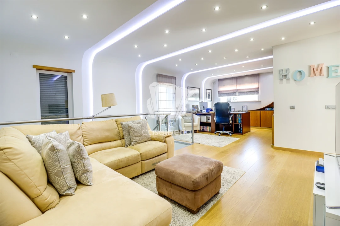 Moradia T4 para Venda em Santo Estêvão Foto 24