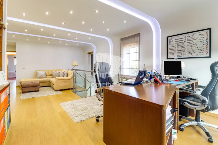 Moradia T4 para Venda em Santo Estêvão Foto 5