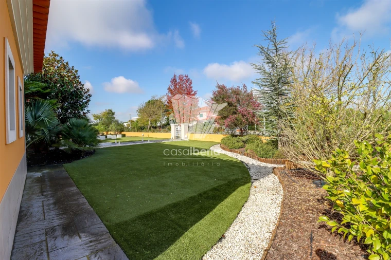 Moradia T4 para Venda em Santo Estêvão Foto 59